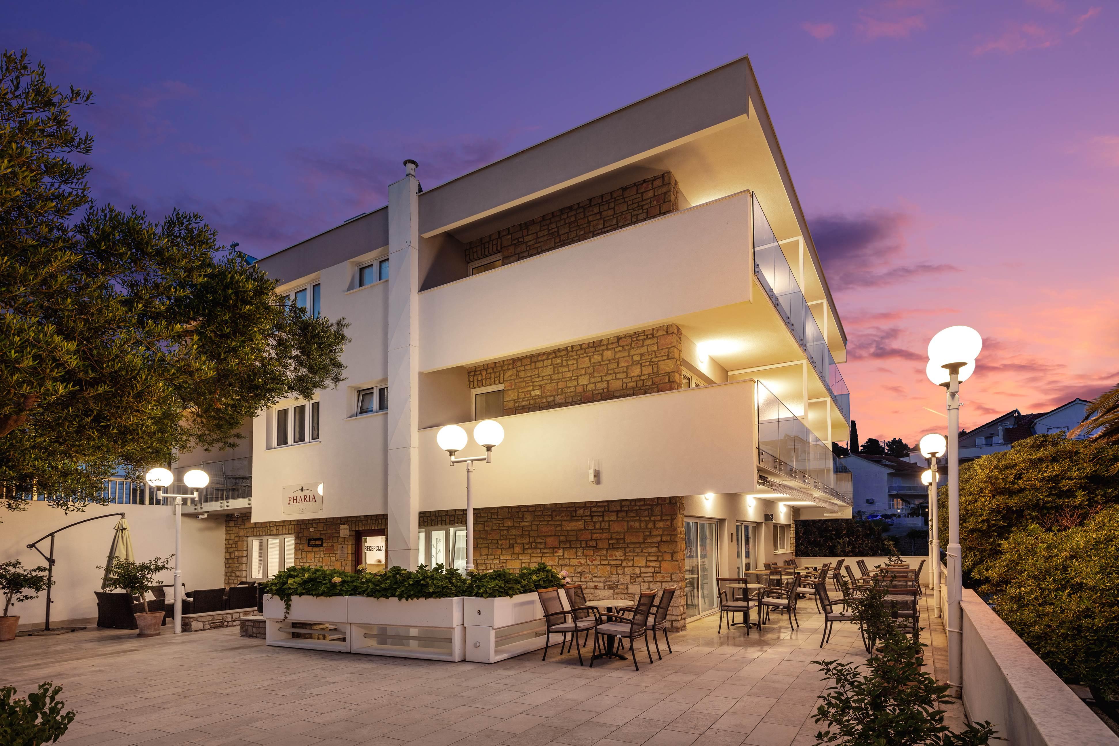 Pharia Hotel And Apartments - By The Beach Hvar Town Exterior foto
